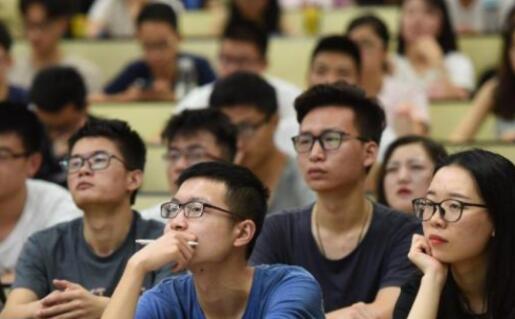 美国大学为什么要对中国留学生高收费？